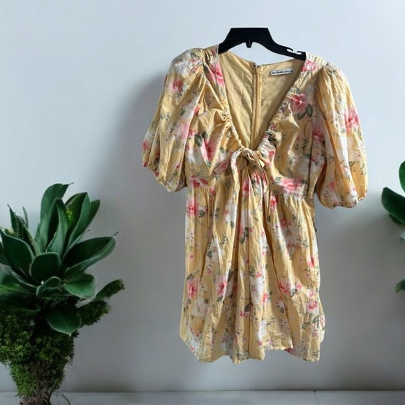 Abercrombie & Fitch Dresses & Skirts - Abercrombie & Fitch Baby Doll Floral Front Tie V Neck Ruffle Shoulder Dress LT